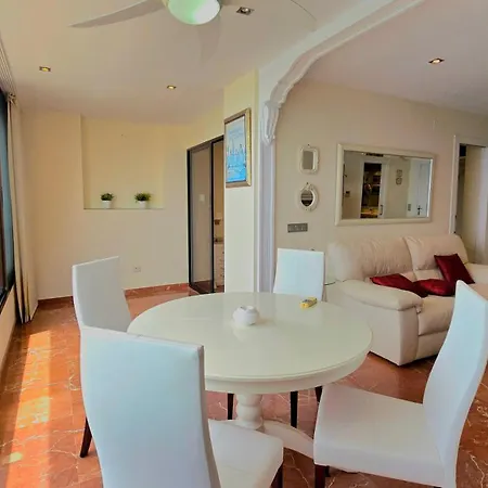 Primera Linea De Playa- First Line *